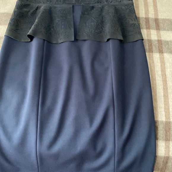 Dress - Picture 3 of 6